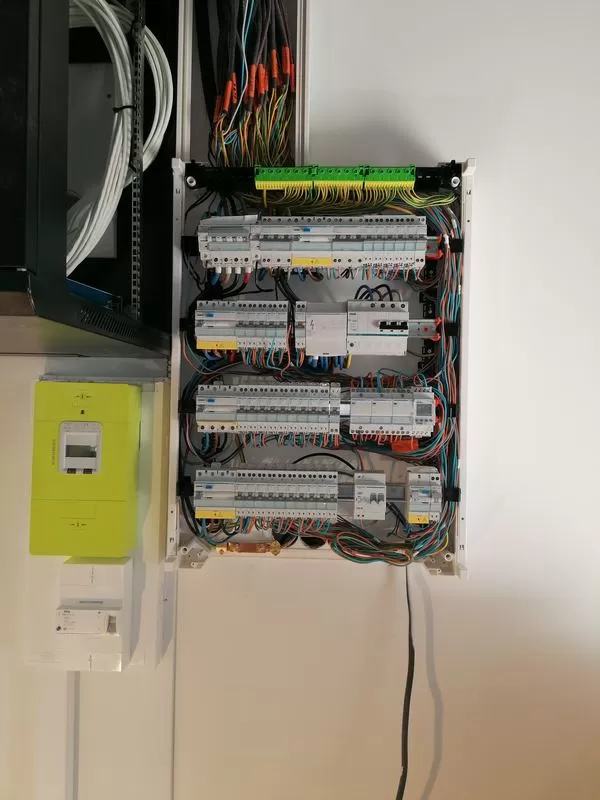 Pose d'électricité générale, Chambéry, Entreprise MT2A